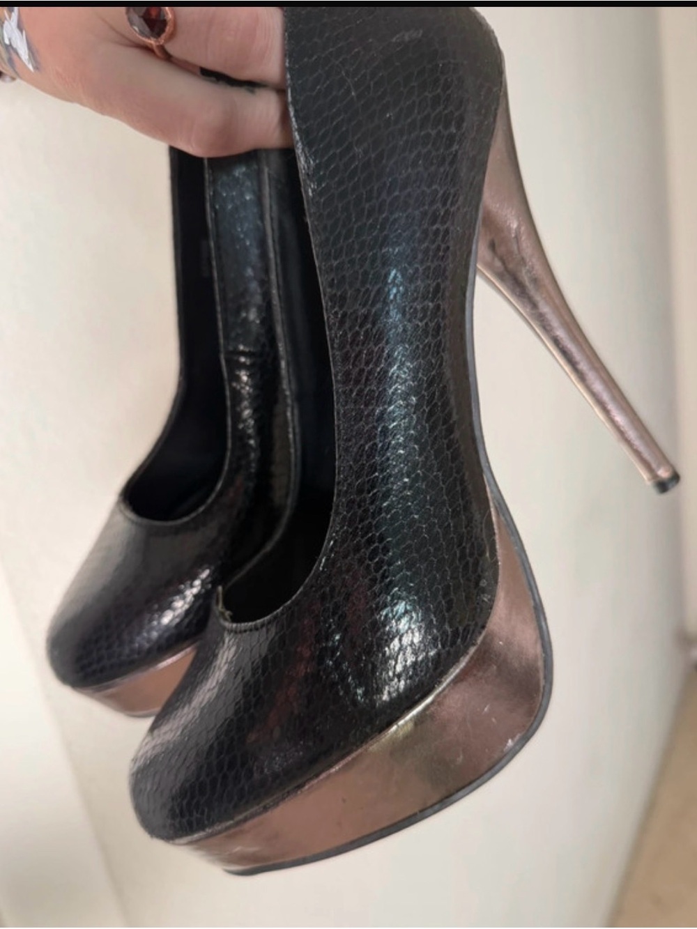 Black Textured Platform Pumps with Metallic Gold Accents